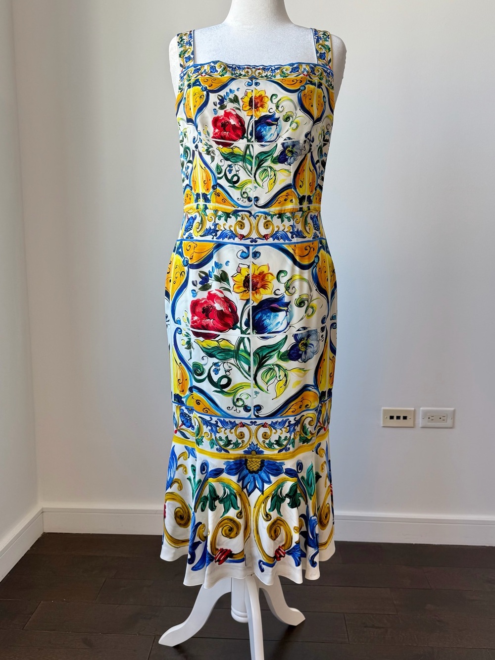 Dolce & Gabbana Majolica Silk Dress. IT 50. US 12. - Picture 1 of 13